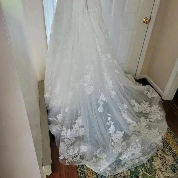 NWT Essense Of Australia Ivory Porcelain Gorgeous Stunning Wedding Gown, Sz 24 - Picture 10 of 15